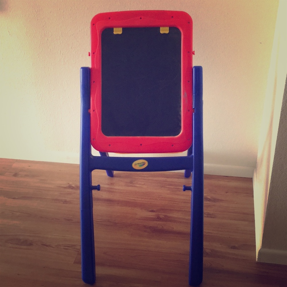 Kids Crayola blackboard/ dry erase